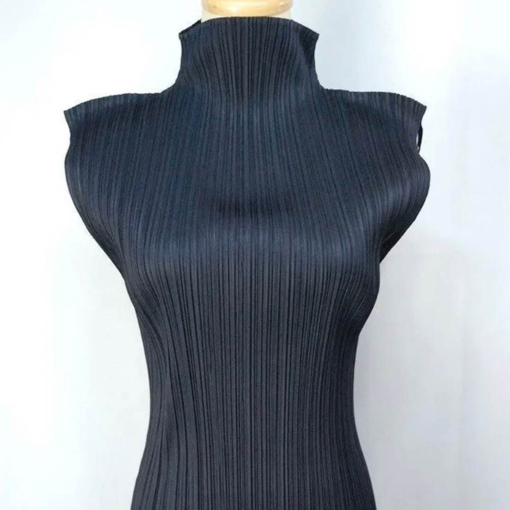 (SOLD) Navy Blue Pleats please top